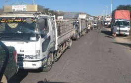 يقدمون خدمة اقتصادية جديدة للحوثي .. إخوان تعز يمنعون دخول البضائع القادمة من ميناء عدن
