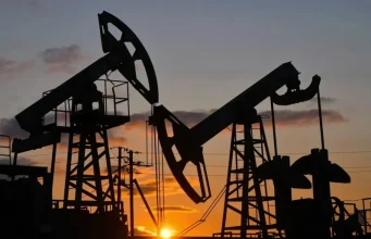 برنت يكسر حاجز 101 دولار بعد هجمات الحرس الثوري على سفن شحن في هرمز