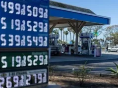 أسعار الوقود تشتعل.. الرابطة الأمريكية للسيارات تحذر من قفزة تاريخية في كلفة البنزين