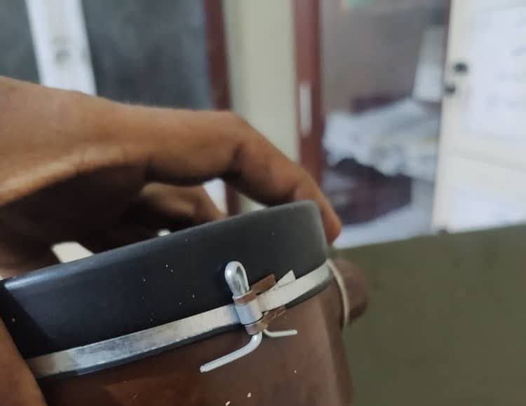 الأجهزة الأمنية بالمكلا تضبط عشرين عبوة قنابل في مداهمة أمنية بمنطقة الديس