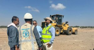 بتوجيه من الوزير السقطرى .. تسليم موقع اعادة تأهيل مزرعة وادي خير بلحج المقدرة 300 فدان للجهة المنفذة