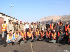 قوات خفر السواحل بحضرموت تطلق مبادرة لتنظيف حوض ميناء المكلا تستمر ثلاثة أيام