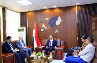 وزير الصناعة يناقش مع السفير الألماني دعم الصادرات اليمنية