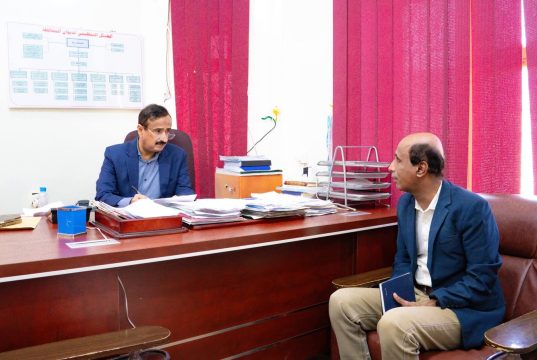 محافظ شبوة يوجه بصرف حافز شهر فبراير للمعلمين