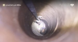 عاجل : فرق الدفاع المدني السوري يتمكن من جديد إنقاذ طفل سقط في بئر ضيق ” فيديو “