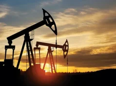 أسعار النفط تهوي 10% مع اقتراب اتفاق واشنطن وطهران على إنهاء الحرب.