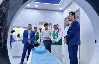 بتمويل مركز الملك سلمان : تدشين المخيم الطبي التطوعي لجراحة القلب المفتوح بالمكلا