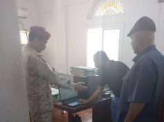 مساعد وزير الدفاع اللواء باتيس يطلع على سير عمل لجنة معالجة قضايا الموظفين والمبعدين والمسرحين قسراً