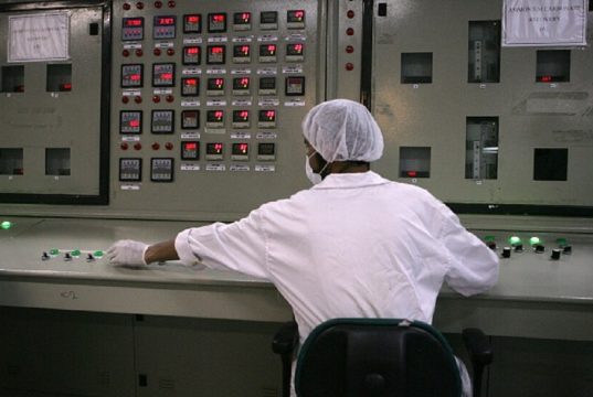 إيران تهدد برفع تخصيب اليورانيوم إلى 90%