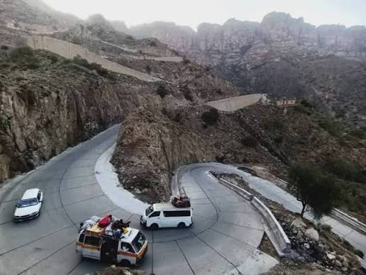 السلطة المحلية لمديرية المقاطرة بلحج تعلن اغلاق طريق هيجة العبد ابتدأ من غدا الأربعاء
