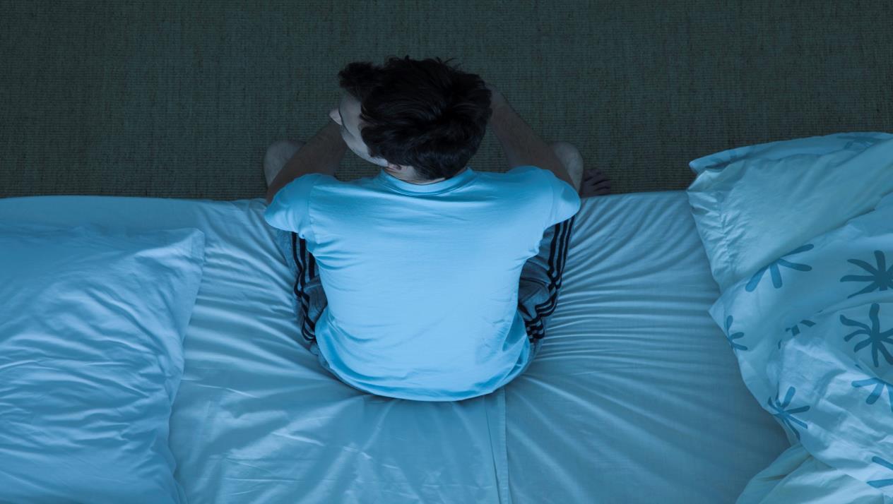 6 آثار مرعبة الحرمان من النوم