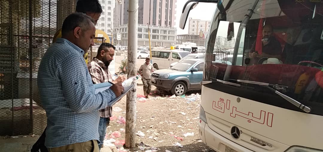 عدن : نزول لجنة خاصة لفحص مكاتب وحافلات النقل بالمحافظة