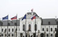 سلوفاكيا تطالب الاتحاد الأوروبي بمزيد من الأموال قبل تحديدها موعدا للتخلي التدريجي عن النفط الروسي