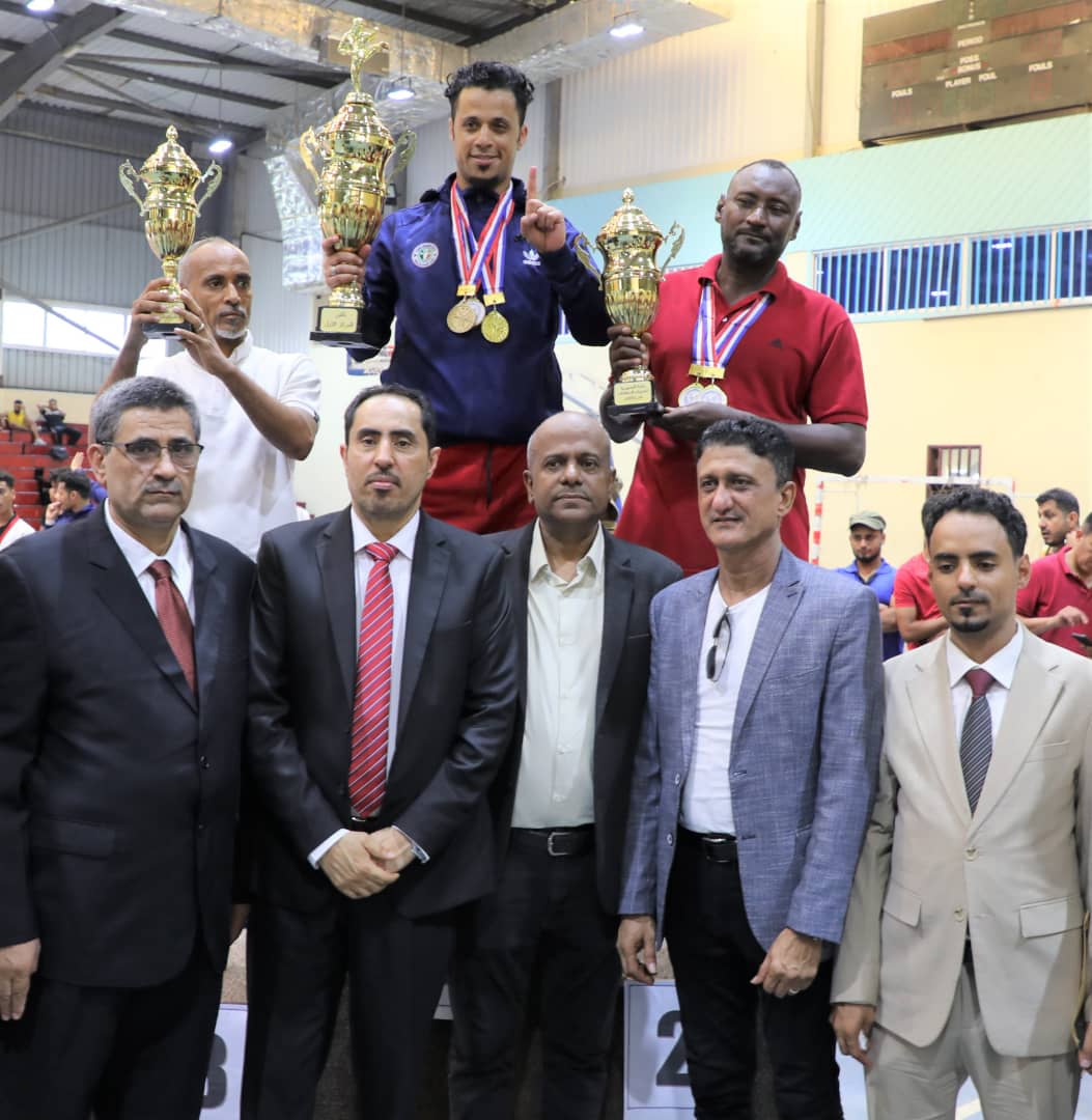 الوزير البكري يتوج منتخب أمانة اصنعاء ببطولة الجمهورية للتايكواندو