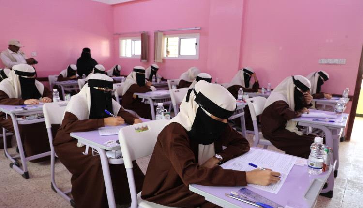 وزارة التربية في بيان .. 90 الف طالب وطالبة يأدون امتحانات الثانوية العامة