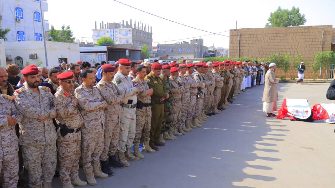 بحضور قيادات عسكرية ومدنية تشييع الشهيد النقيب ..حافظ الصيادي