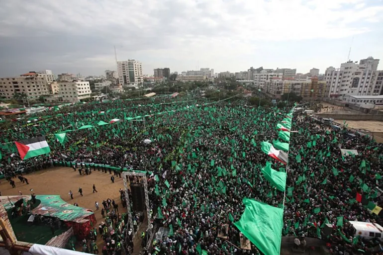 سخيفة وعبثية.. حماس وفصائل فلسطينية ترفض دعوات ترامب لاحتلال غزة